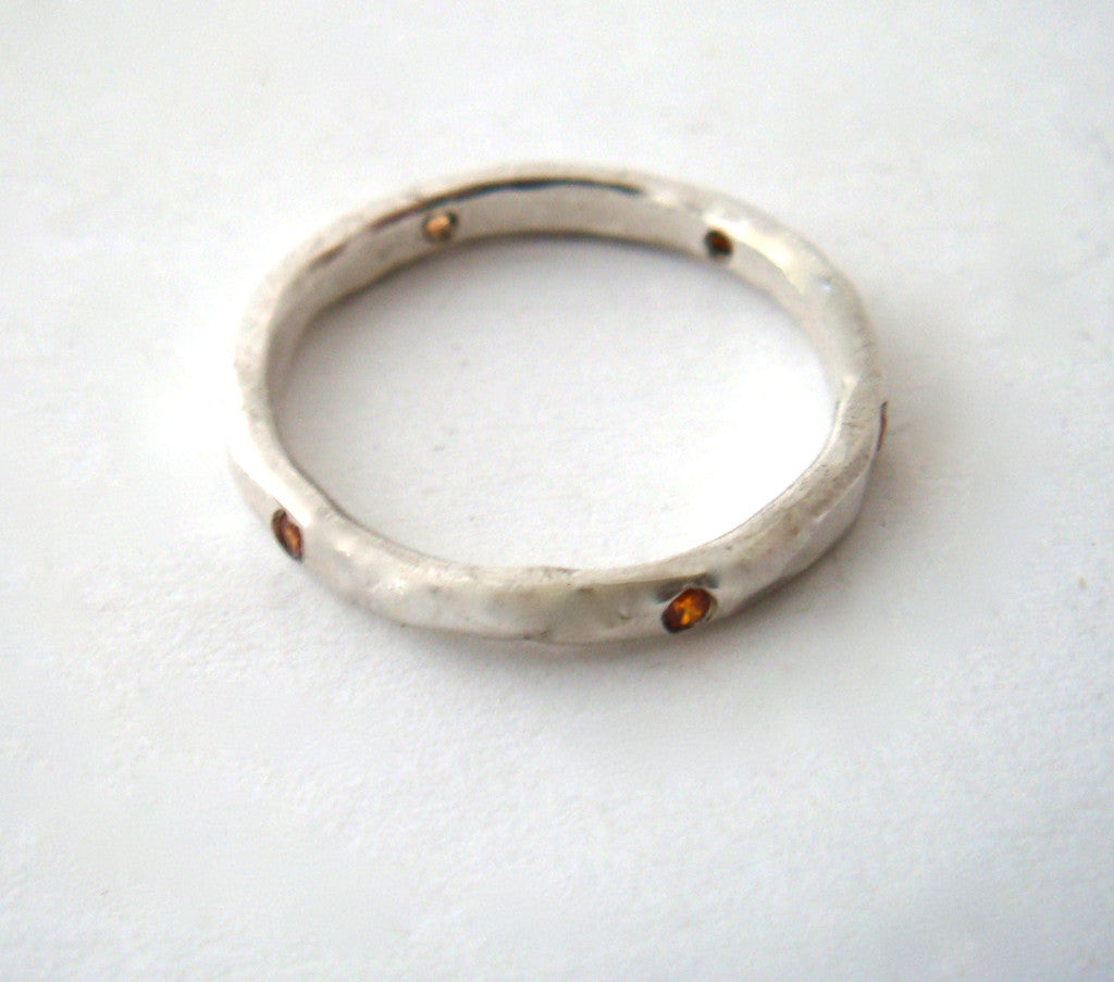 ring / band 2MM HAMMERED