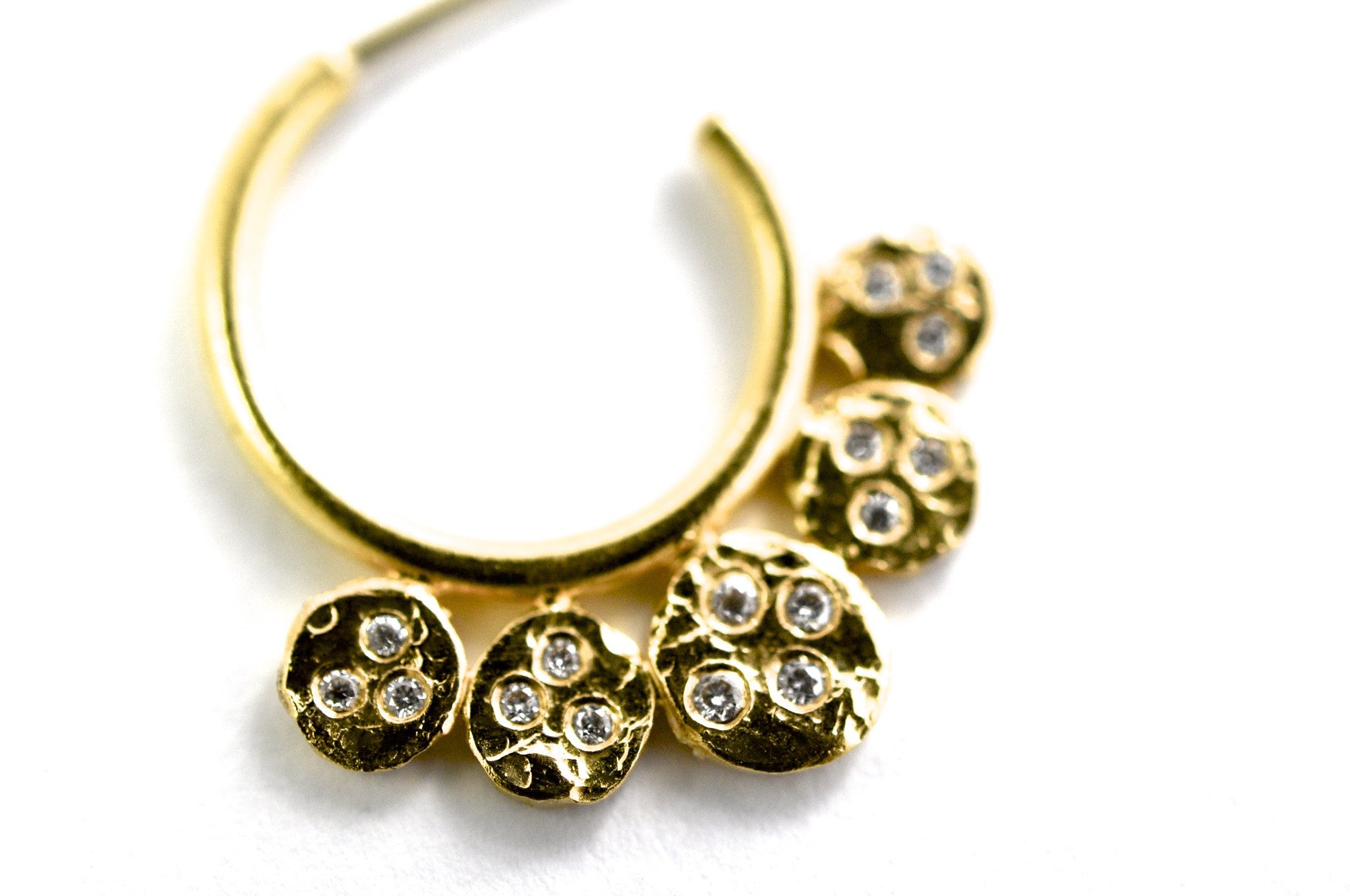 earrings / gold hammered 22k + diamonds hoops