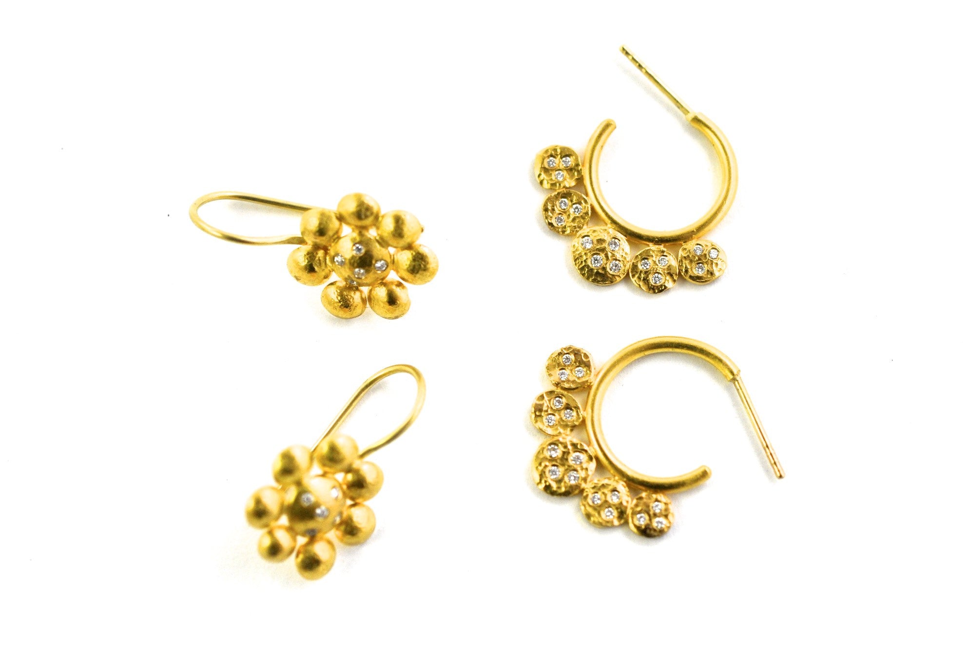 earrings / gold hammered 22k + diamonds hoops