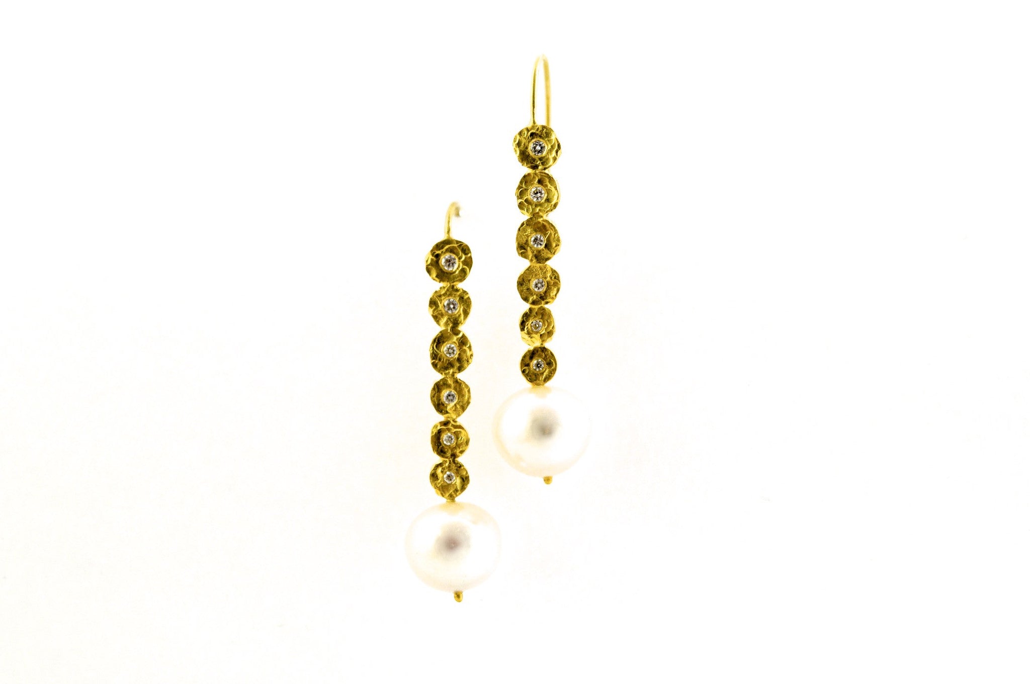 earrings / gold hammered + diamonds + pearl drops