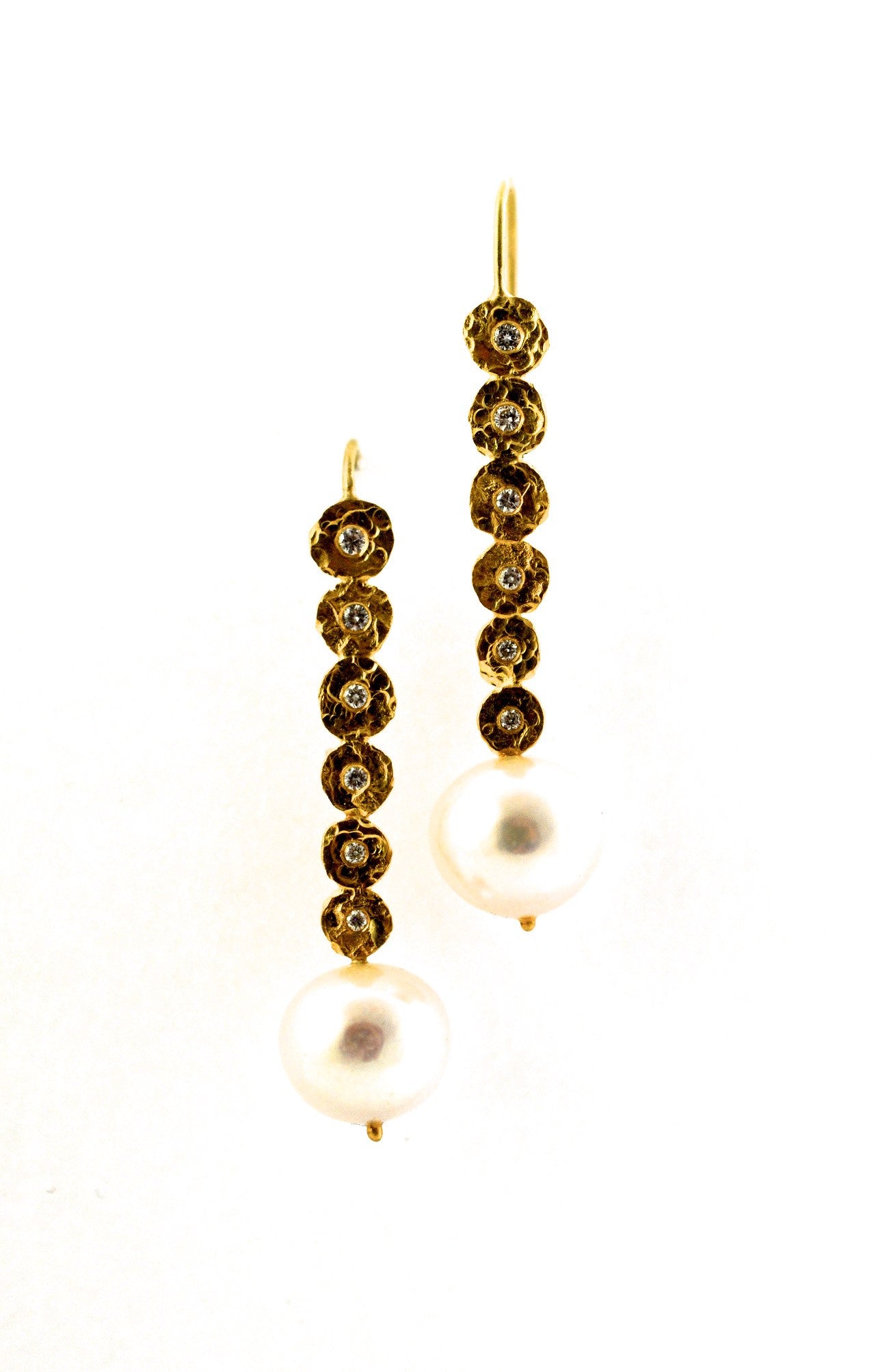 earrings / gold hammered + diamonds + pearl drops
