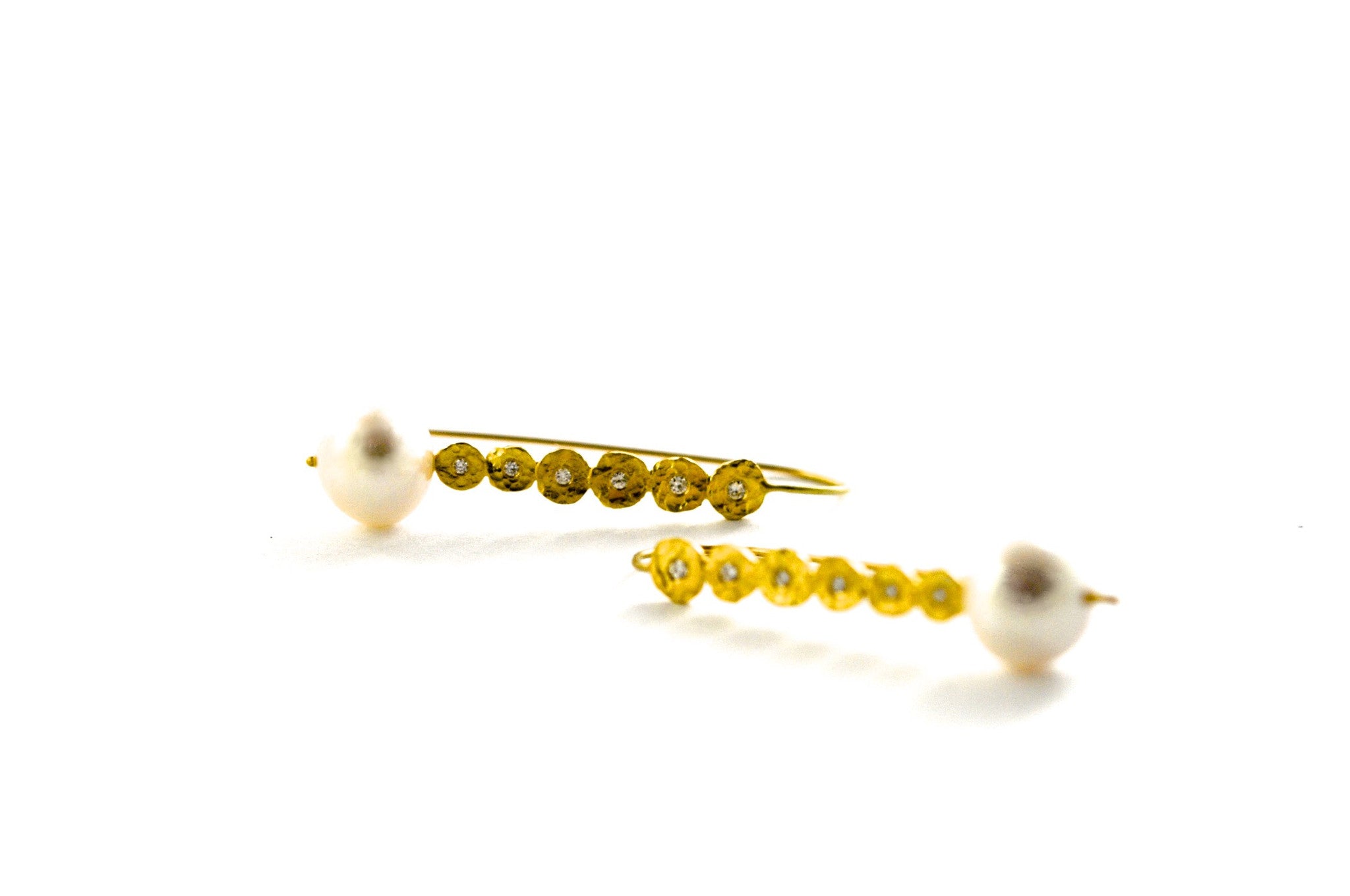 earrings / gold hammered + diamonds + pearl drops