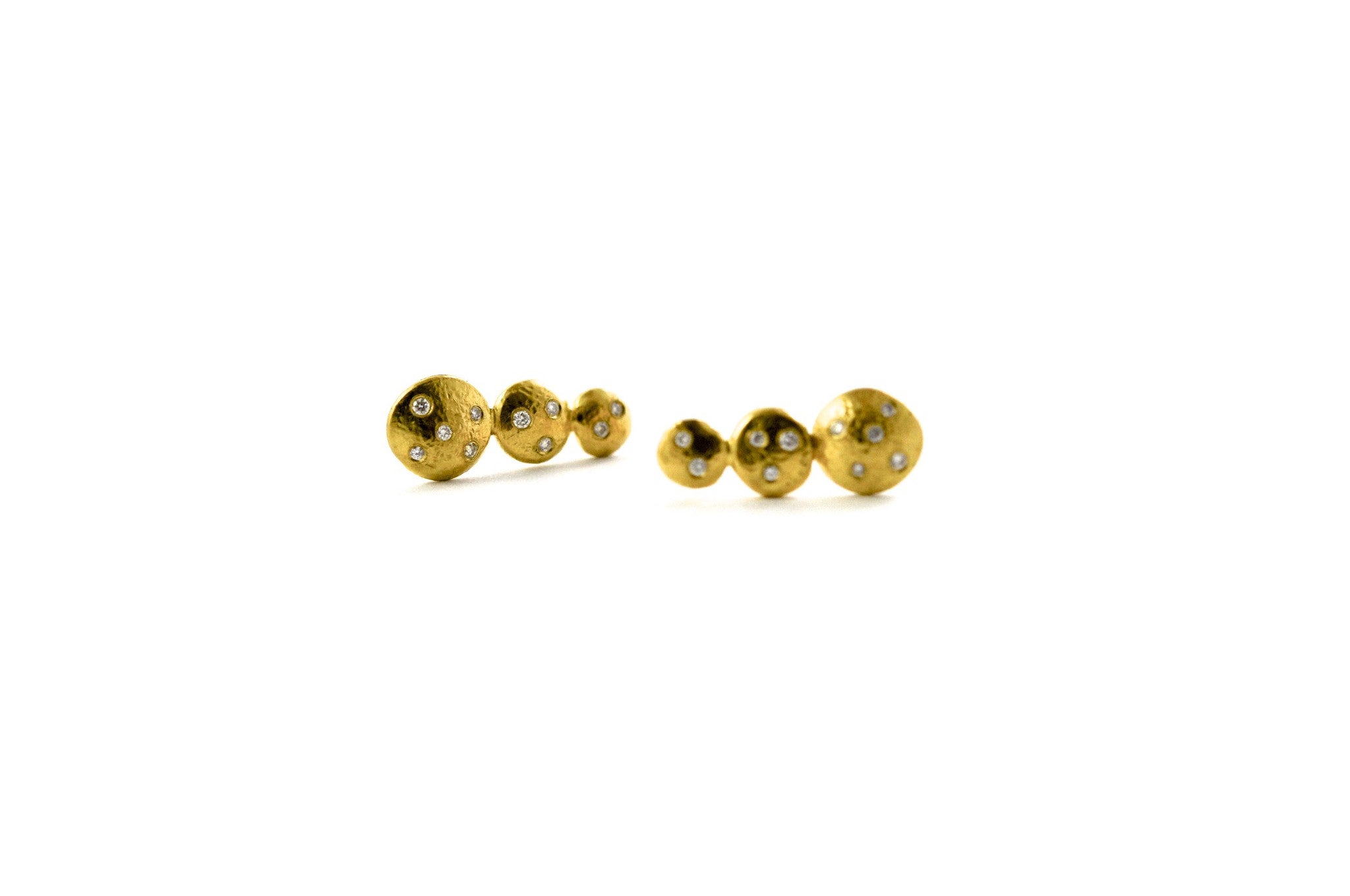 earrings / gold hammered 22k graduated discs + diamonds