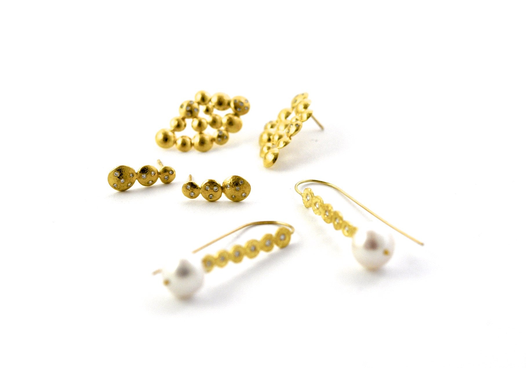 earrings / gold hammered + diamonds + pearl drops