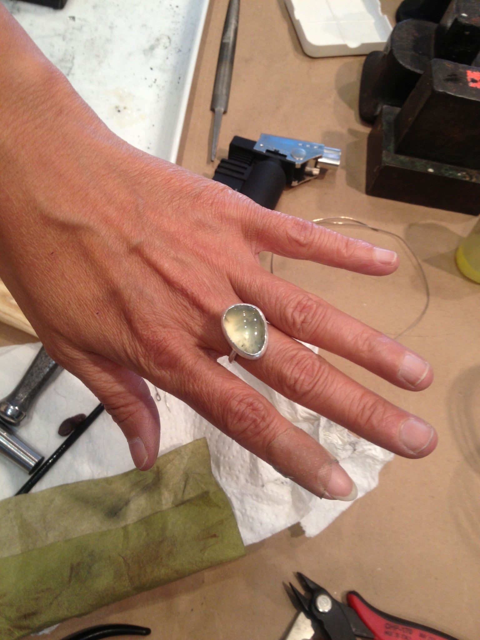 workshop / intro to working with metals + bezel setting gemstones