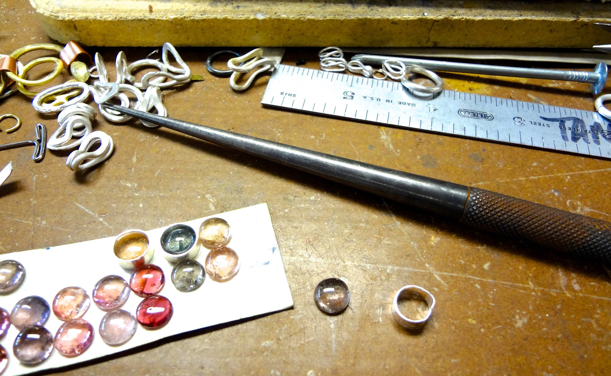 workshop / intro to working with metals + bezel setting gemstones