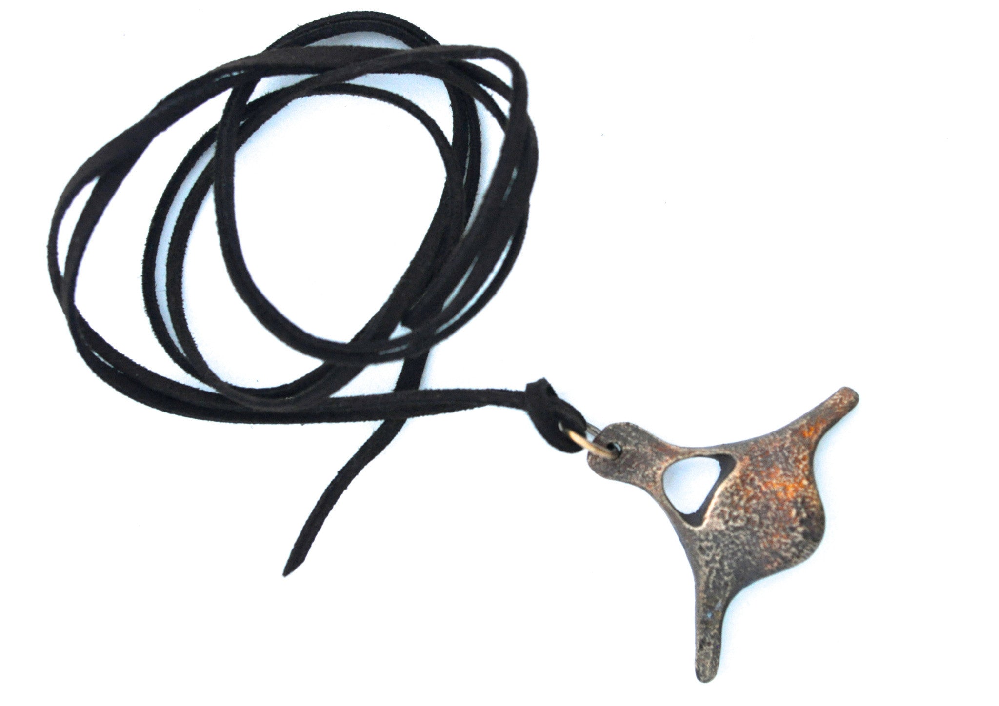 wholesale/necklace/organic bone fragments brass pendants on leather