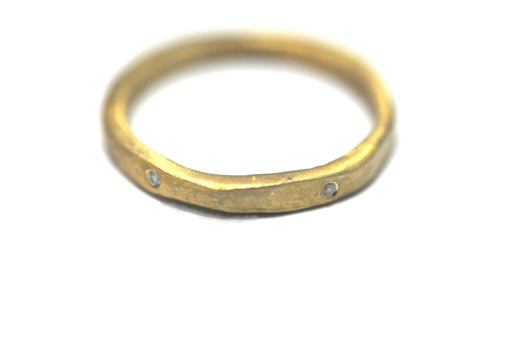 ring / band 2MM HAMMERED