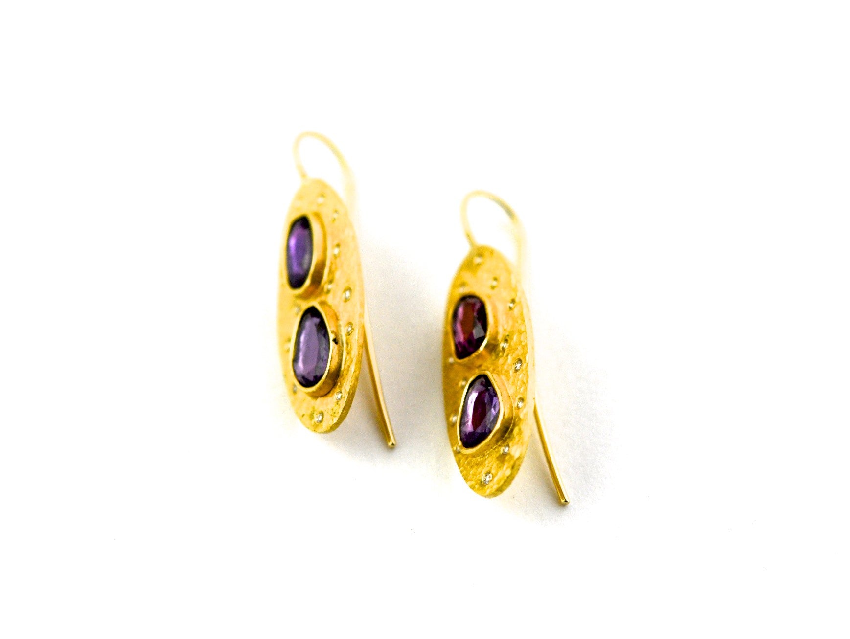 earrings / gold hammered 22k + rose cut sapphires