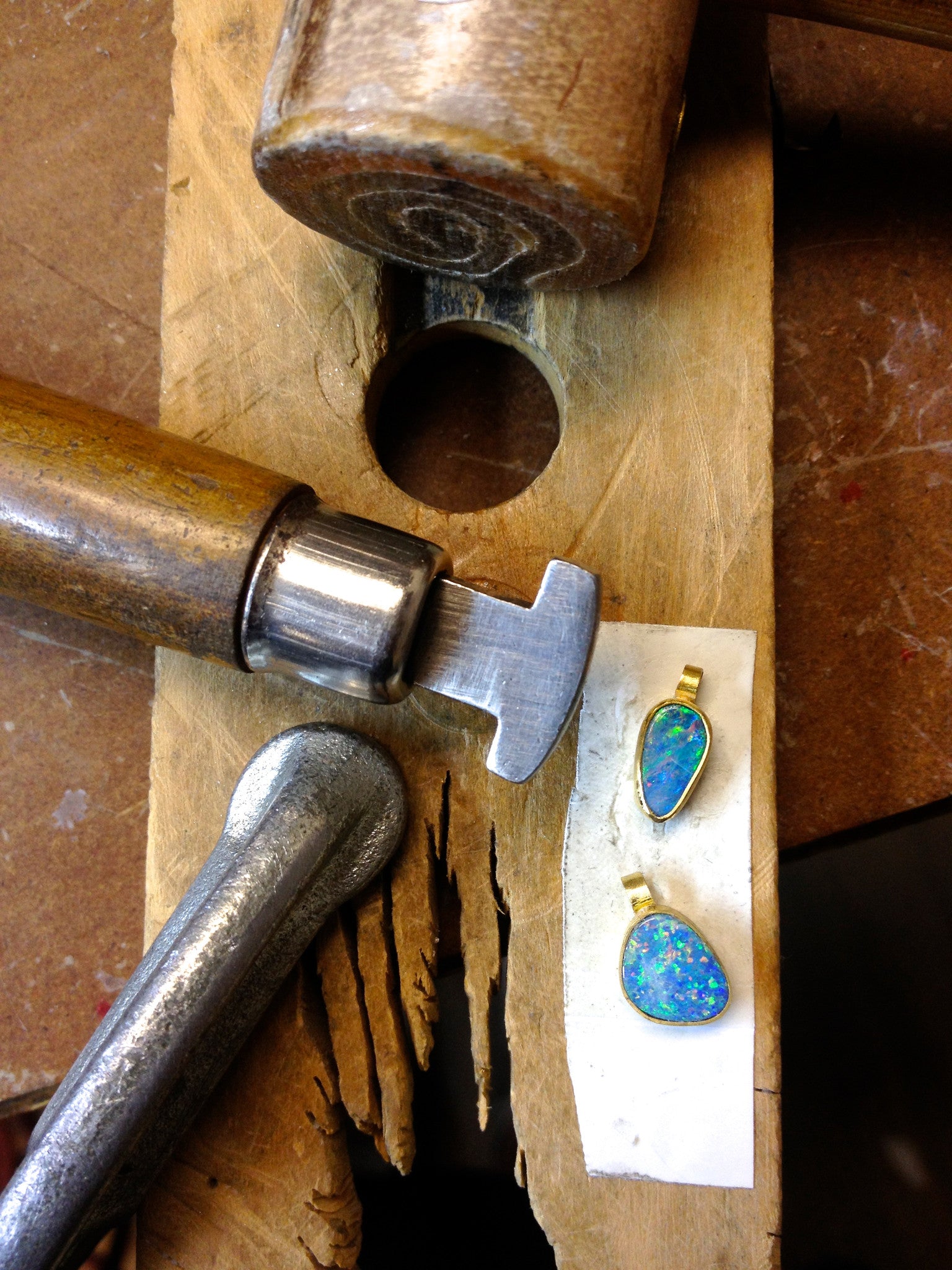 workshop / intro to working with metals + bezel setting gemstones