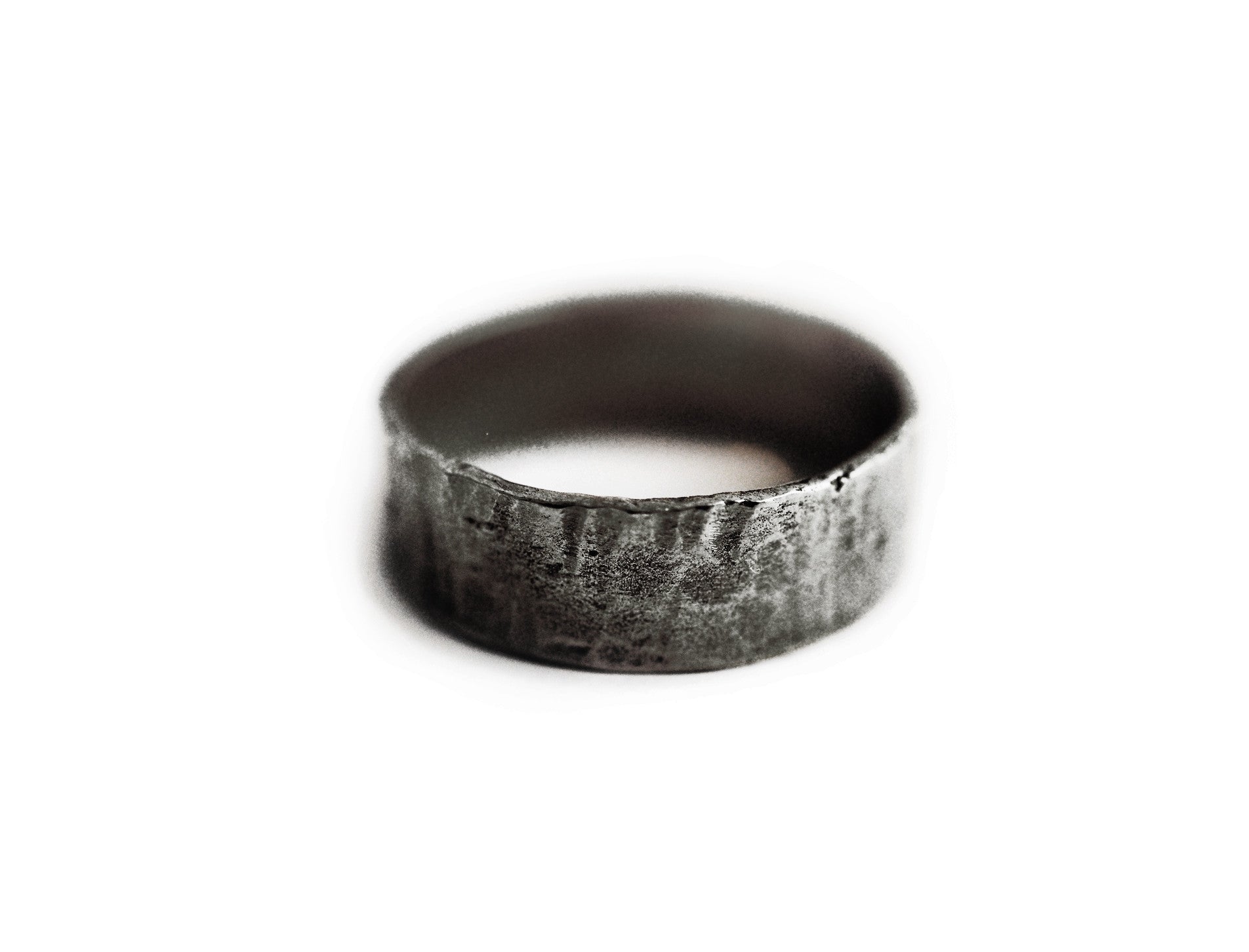 ring / band 7MM HAMMERED